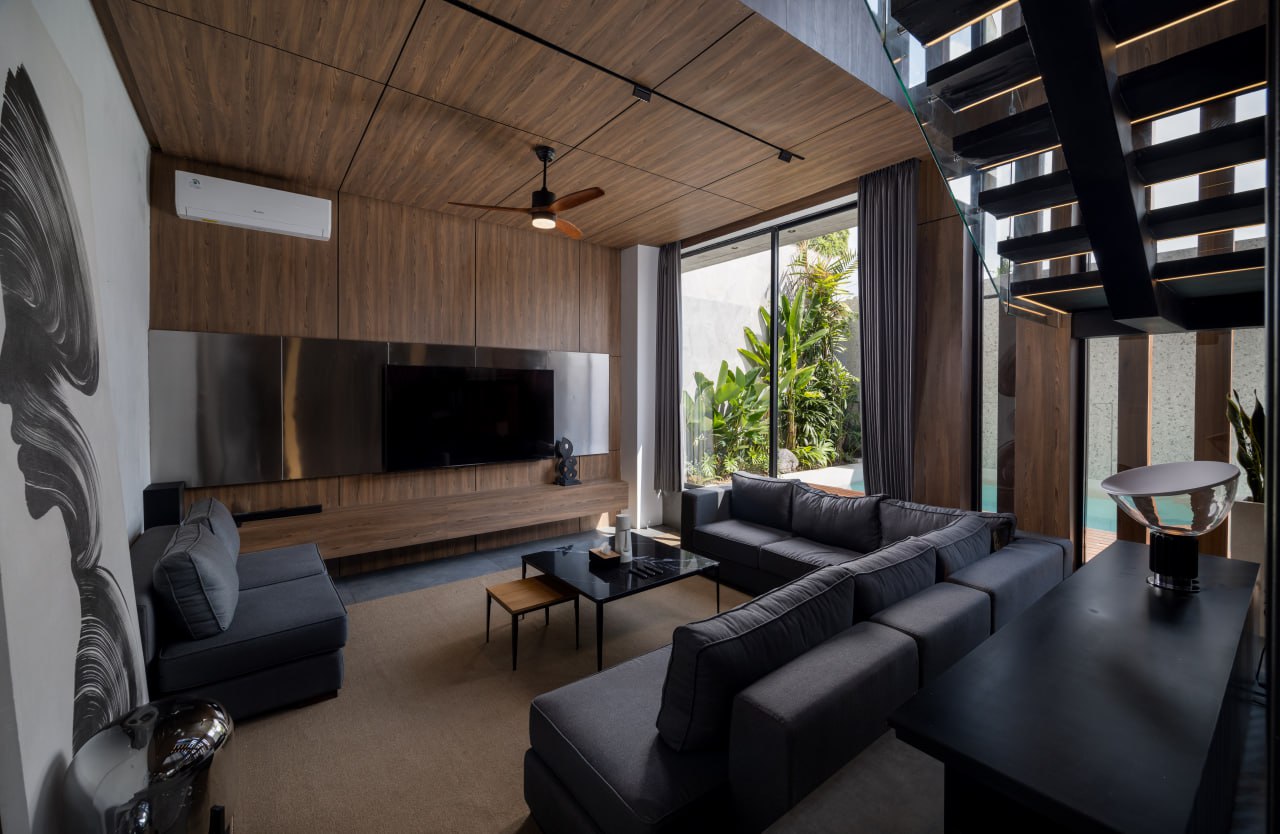 A 2-bedroom villa in a complex in Canggu, located about 950 meters from Batu Bolong Beach