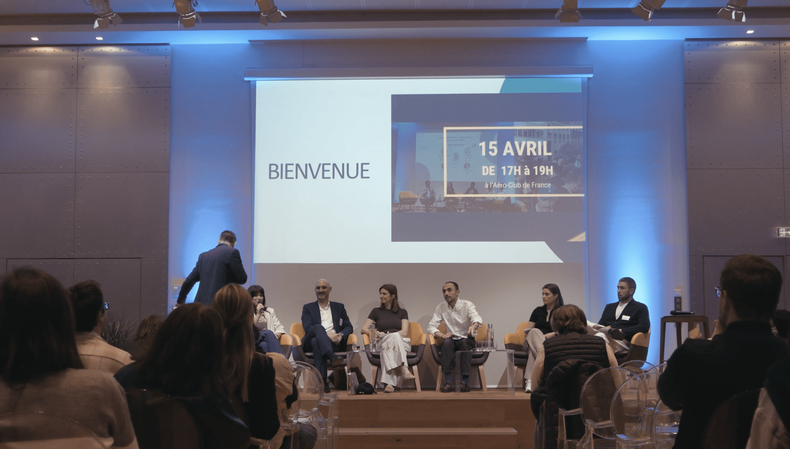 Graphic showcase of the letters 'Aa'