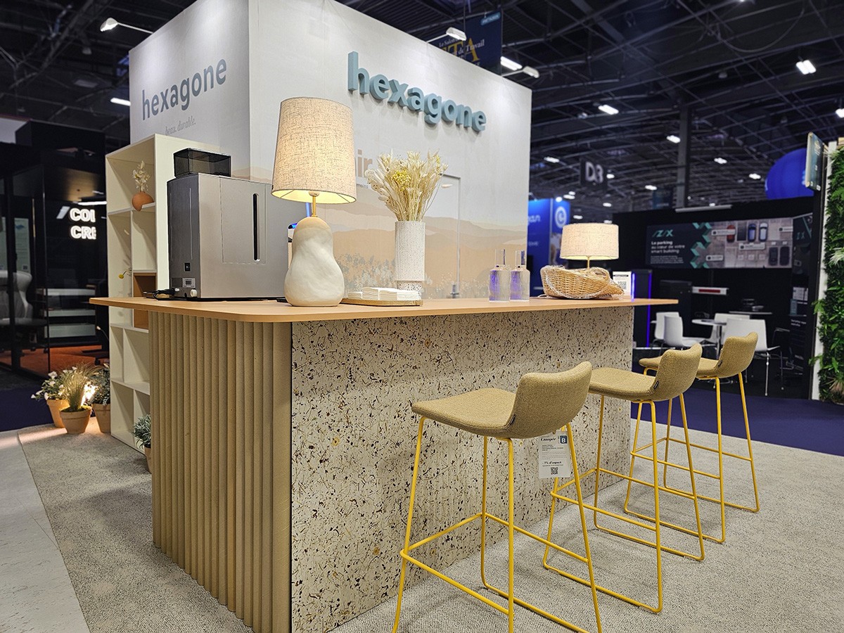 Stand salon hexagone bureau