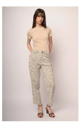 Jeans barrel a stampa paisley avorio indossato