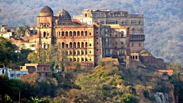 Hilltop heritage palace complex