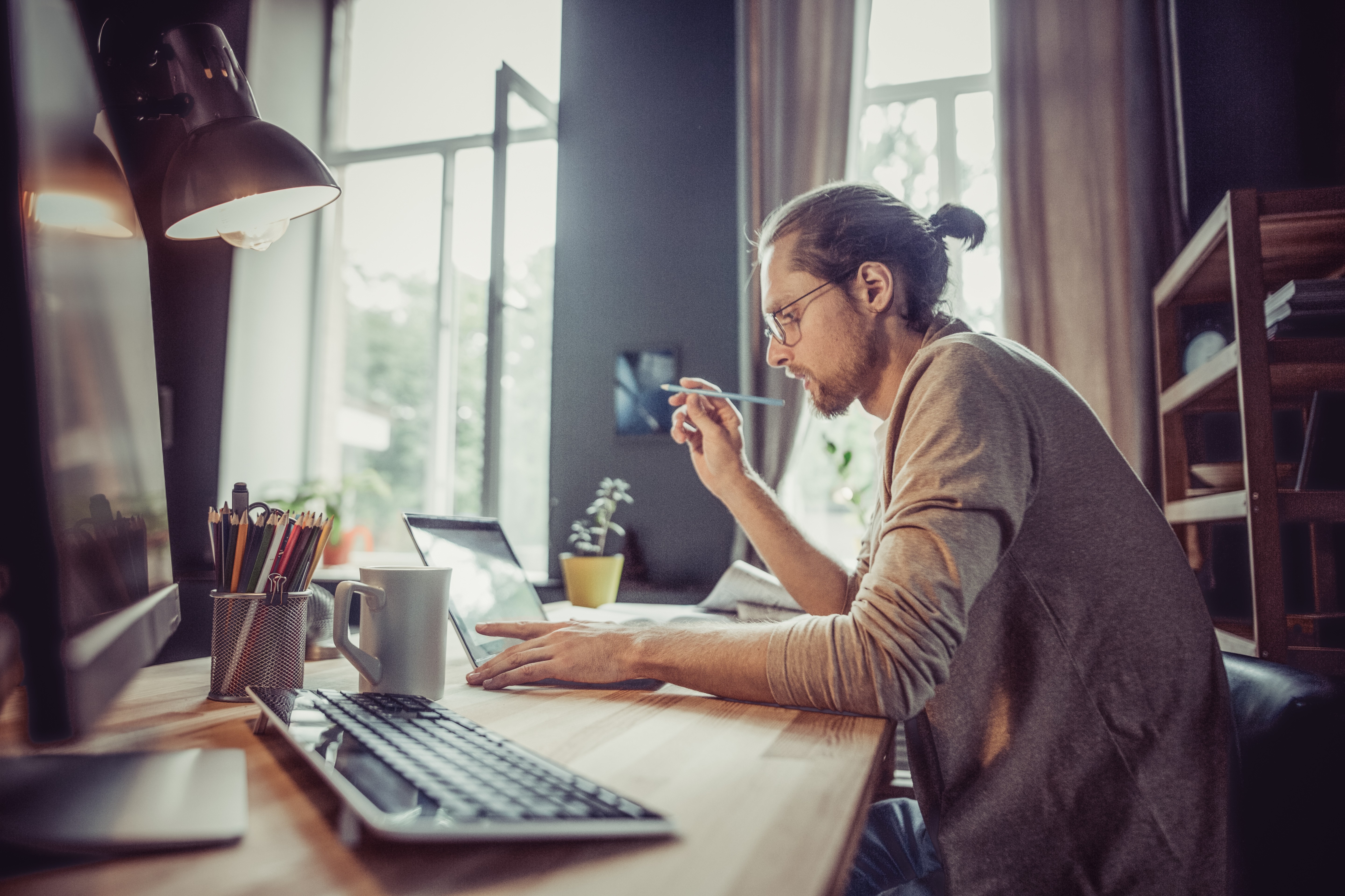 Employed and Freelancing? Manage Two Income Streams