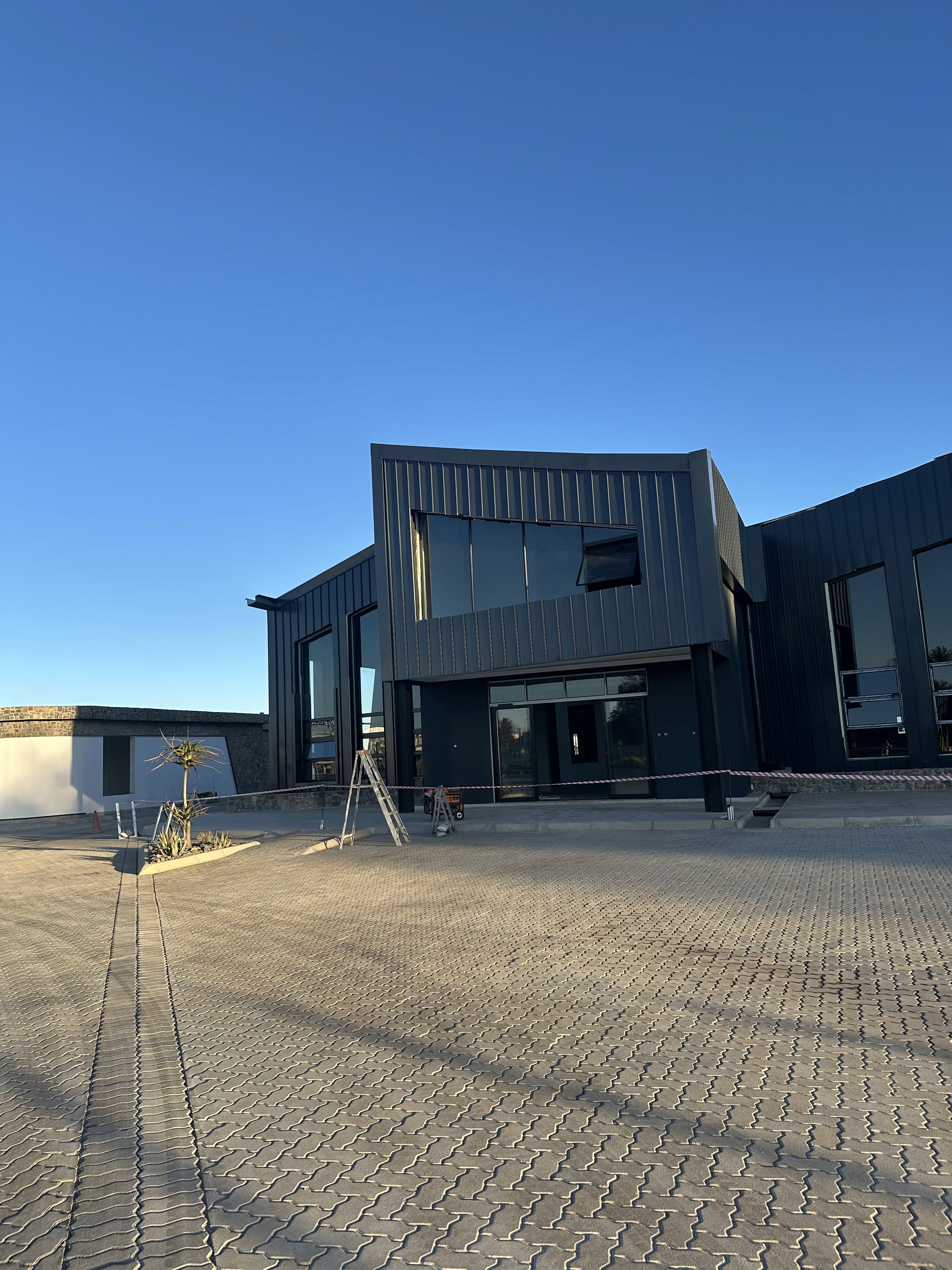 Here comes the alt text