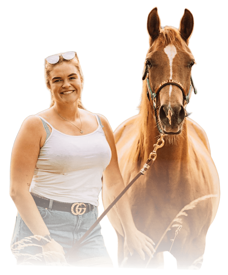 Mona transportiert ihr Pferd sicher im Pferdeanhänger