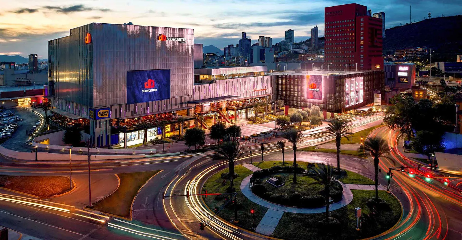 Vista exterior de Showcenter y Fashion Drive