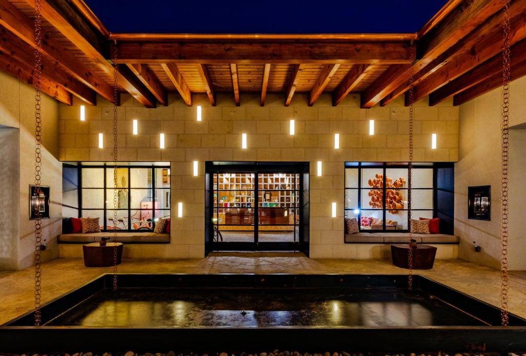 Texican Court Hotel