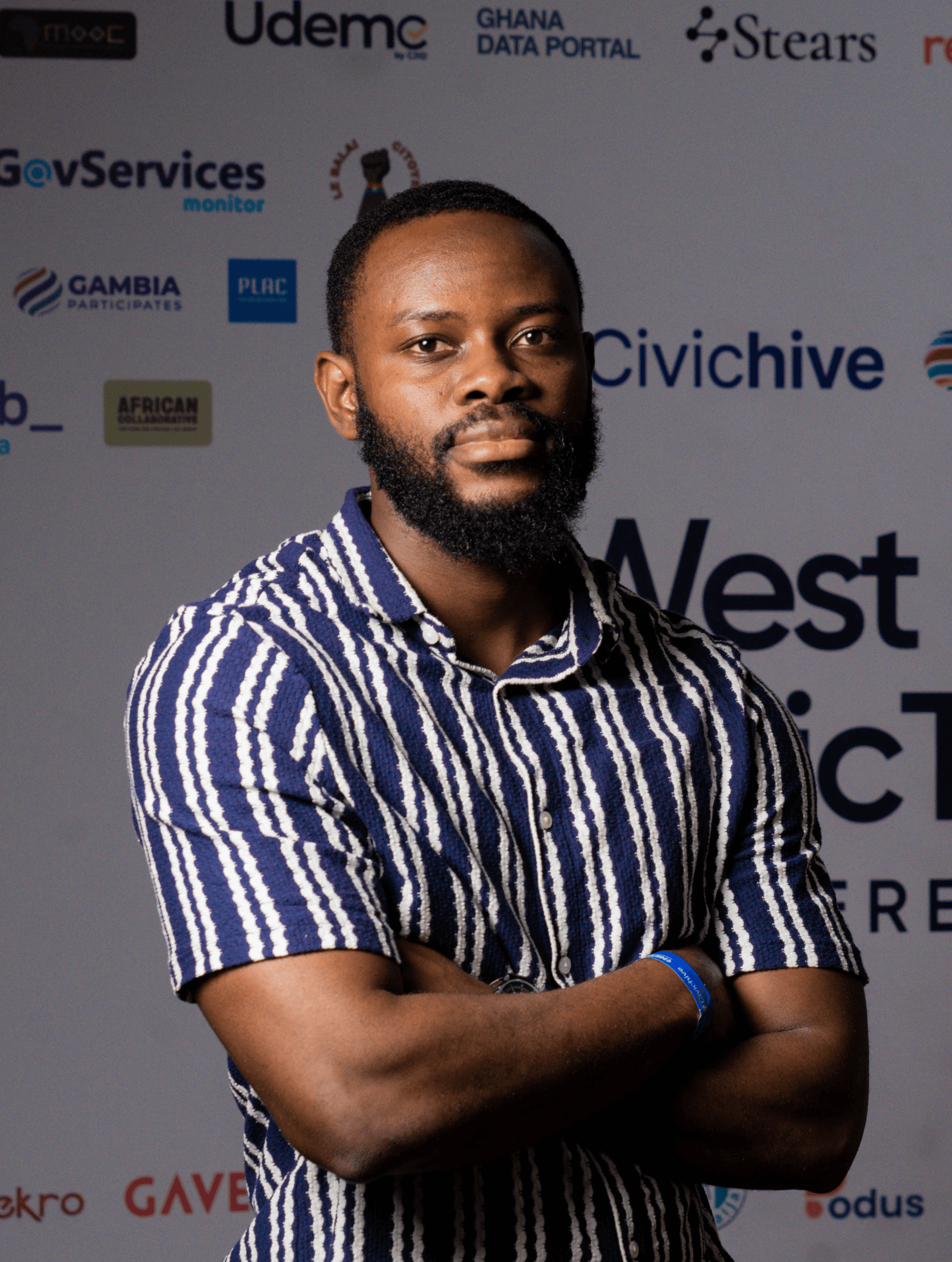shallow focus photography of woman outdoor during day