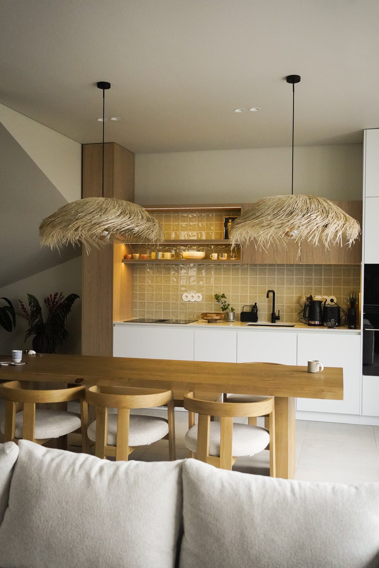 Modern kitchen and dining area at Villa Flora
