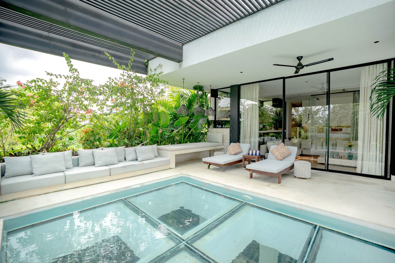 Freehold 6-bedroom villa in Pererenan