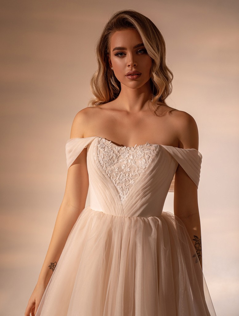 Korte trouwjurk met tule rok – Magnolia Bruidsatelier Deventer