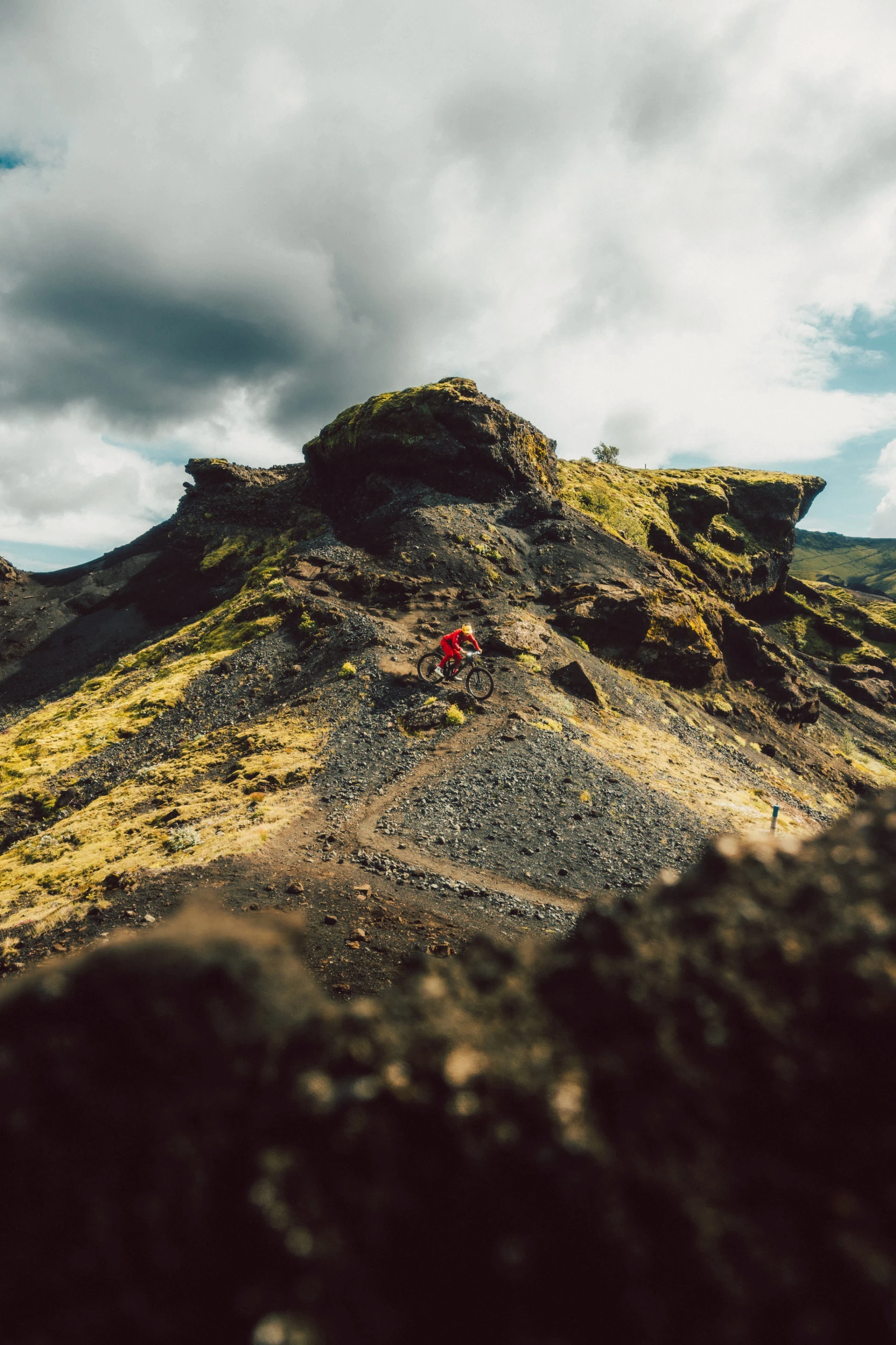 Dramatic weather on Iceland route with korbi riding MTB