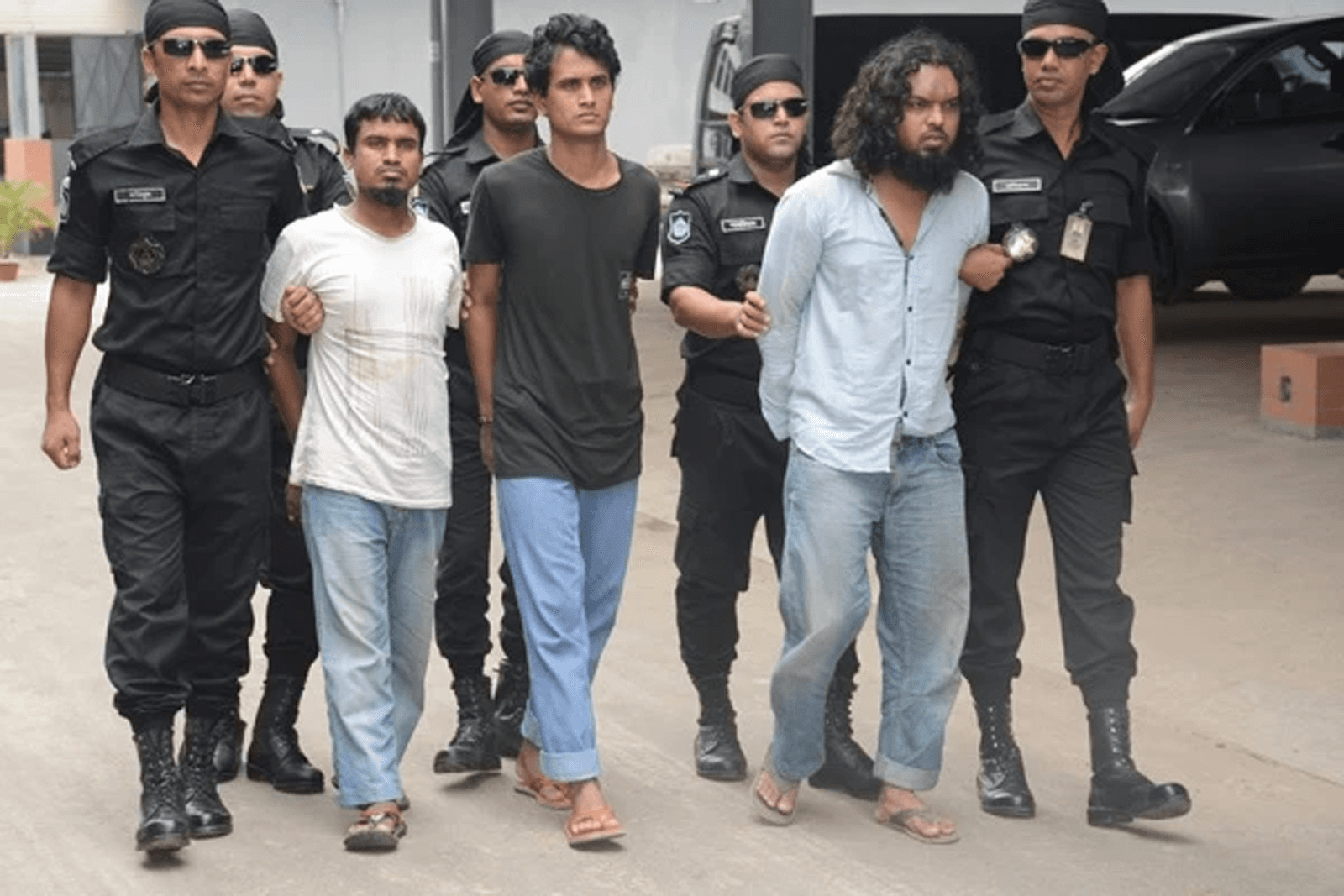 বাংলাদেশে জঙ্গিবাদ কি কেবলই 'নাটক'? ফিরে আসছে কি সেই ভয়াবহ দিনগুলো?