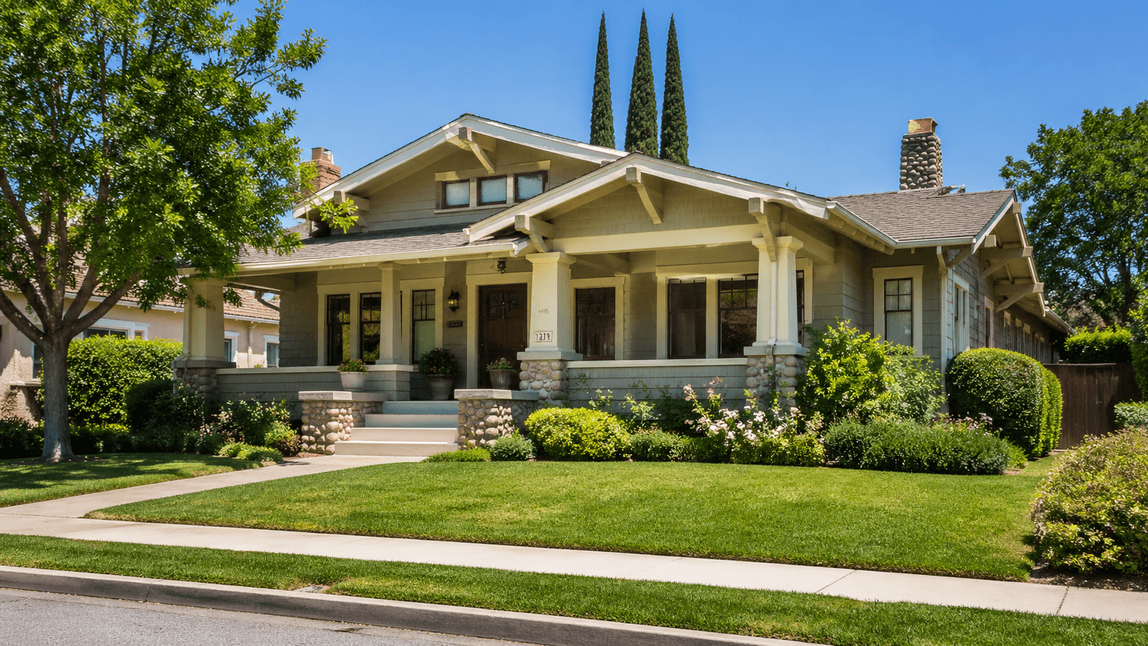 Luxury House with a Greek Pillar