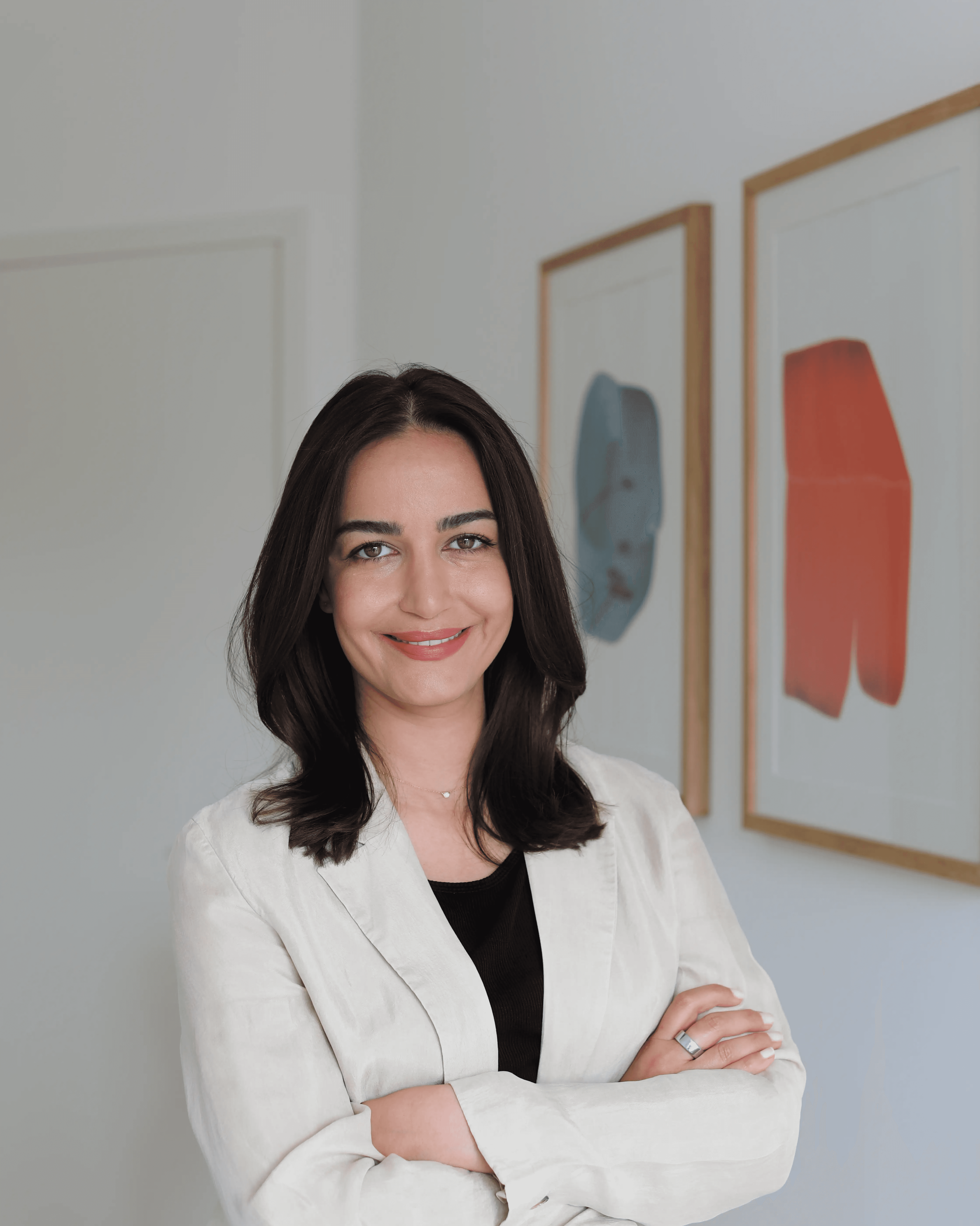 Nasim Kowalewski bietet Hilfe bei privaten Krisen in ihrer Praxis für Psychotherapie in München.