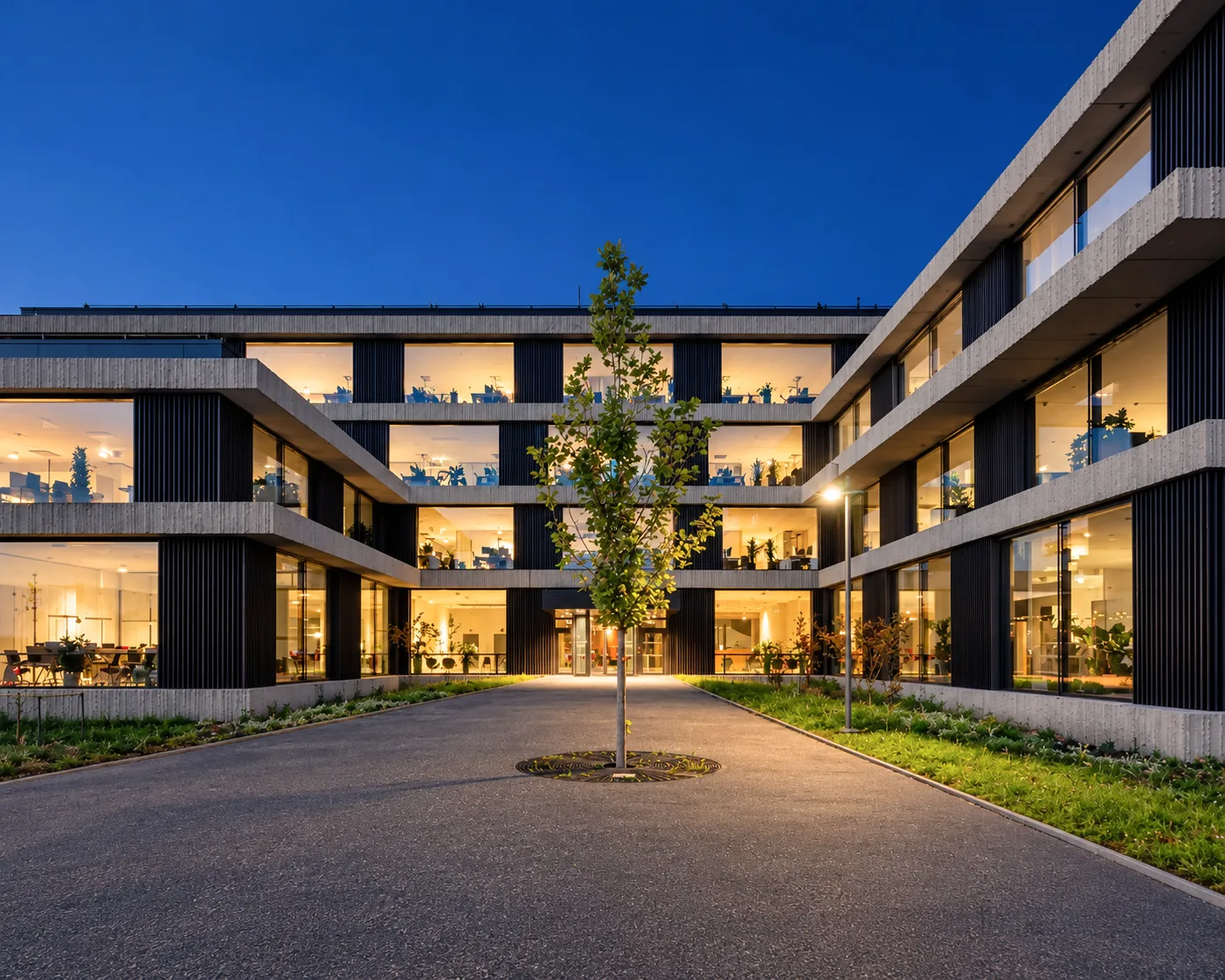 Large-format glazing of the ČSOB headquarters in Prague