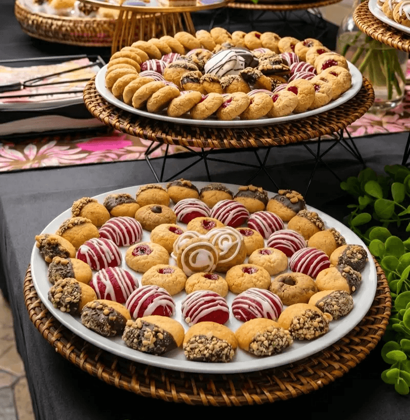 Servicio de Coffee Break Económico para empresas en Santiago: bocados dulces y salados listos para servir.