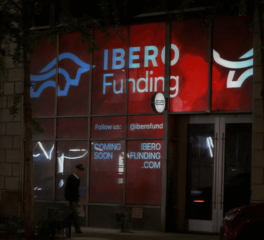 Billboard de Ibero Funding en el lanzamiento oficial de la firma en Nueva York