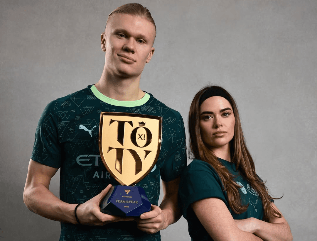 Earling haaland presented rose ruland with the eafc team of the year award