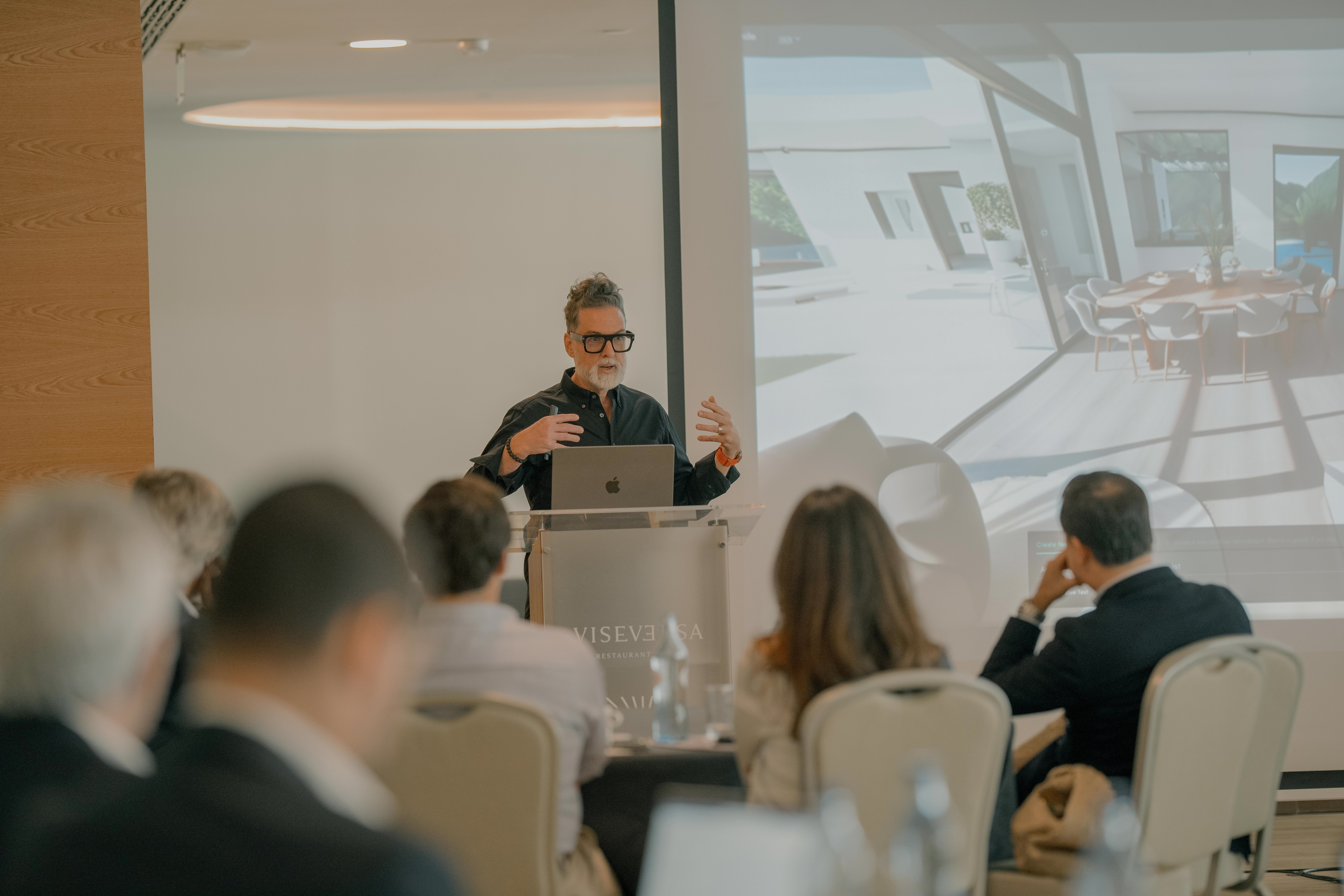 Image of Neil Speaking