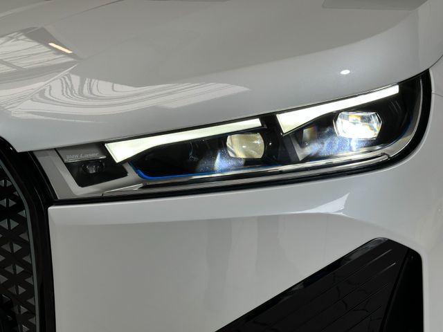 BMW iX 2022 WHITE Gebrauchtwagen - Galeriebild 6