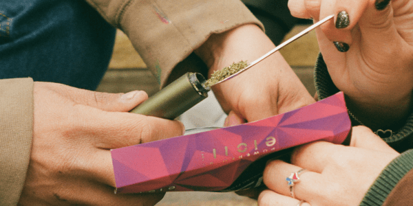 filling a dry herb vaporizer with weed