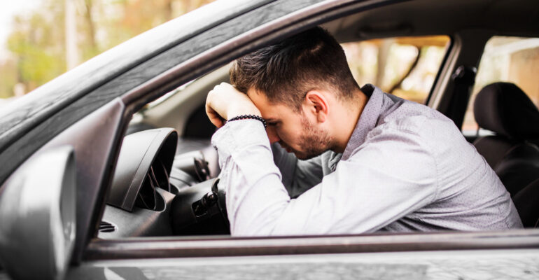 Microsleep's illustration (photo: freepik/diana.grytsku)