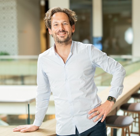 Een decoratieve afbeelding met Bauke Freiburg