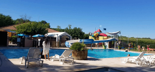 CAMPING LES CHALETS SUR LA DORDOGNE
