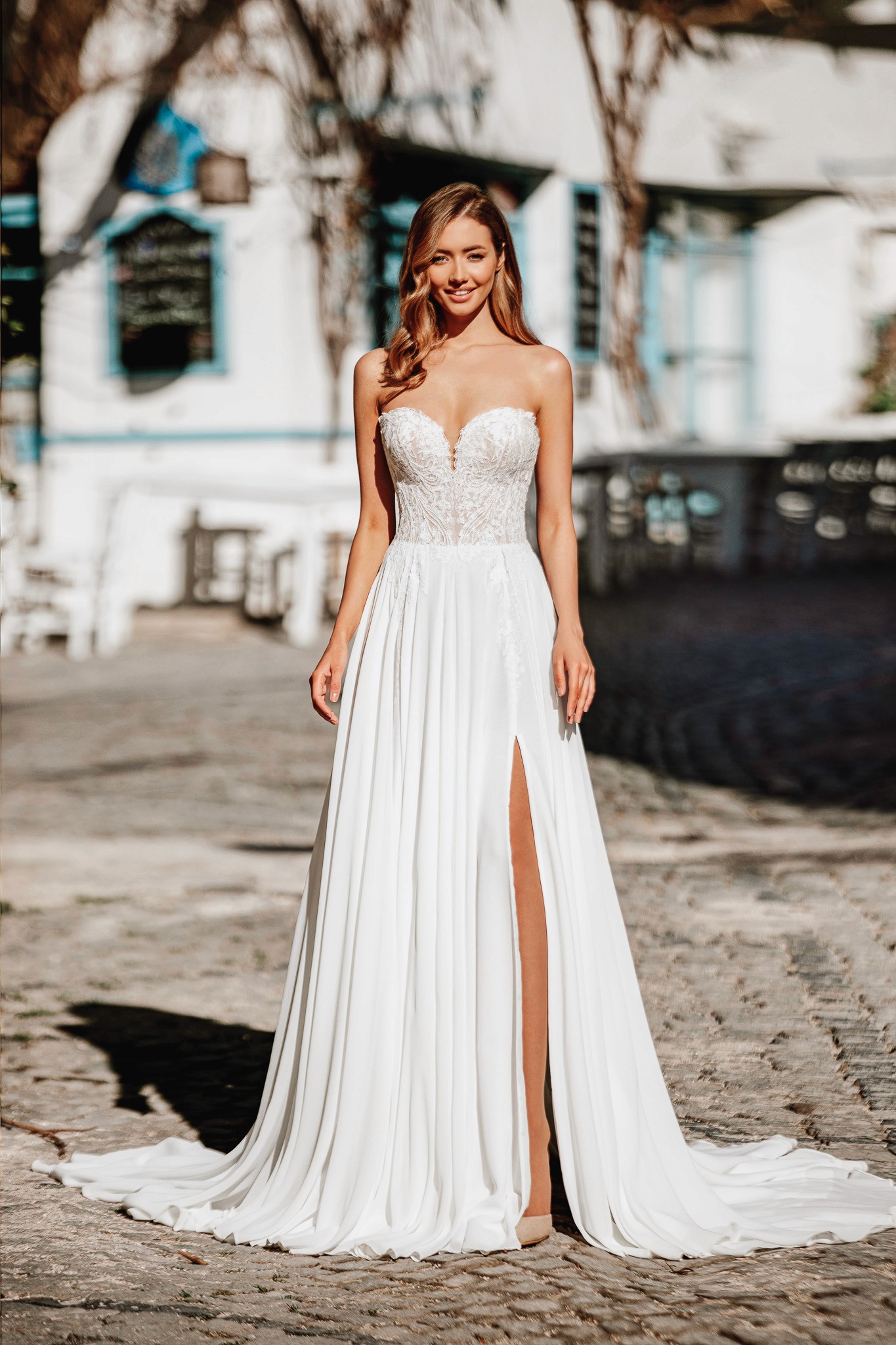 A-Linie Brautkleid mit Corsage und Beinschlitz