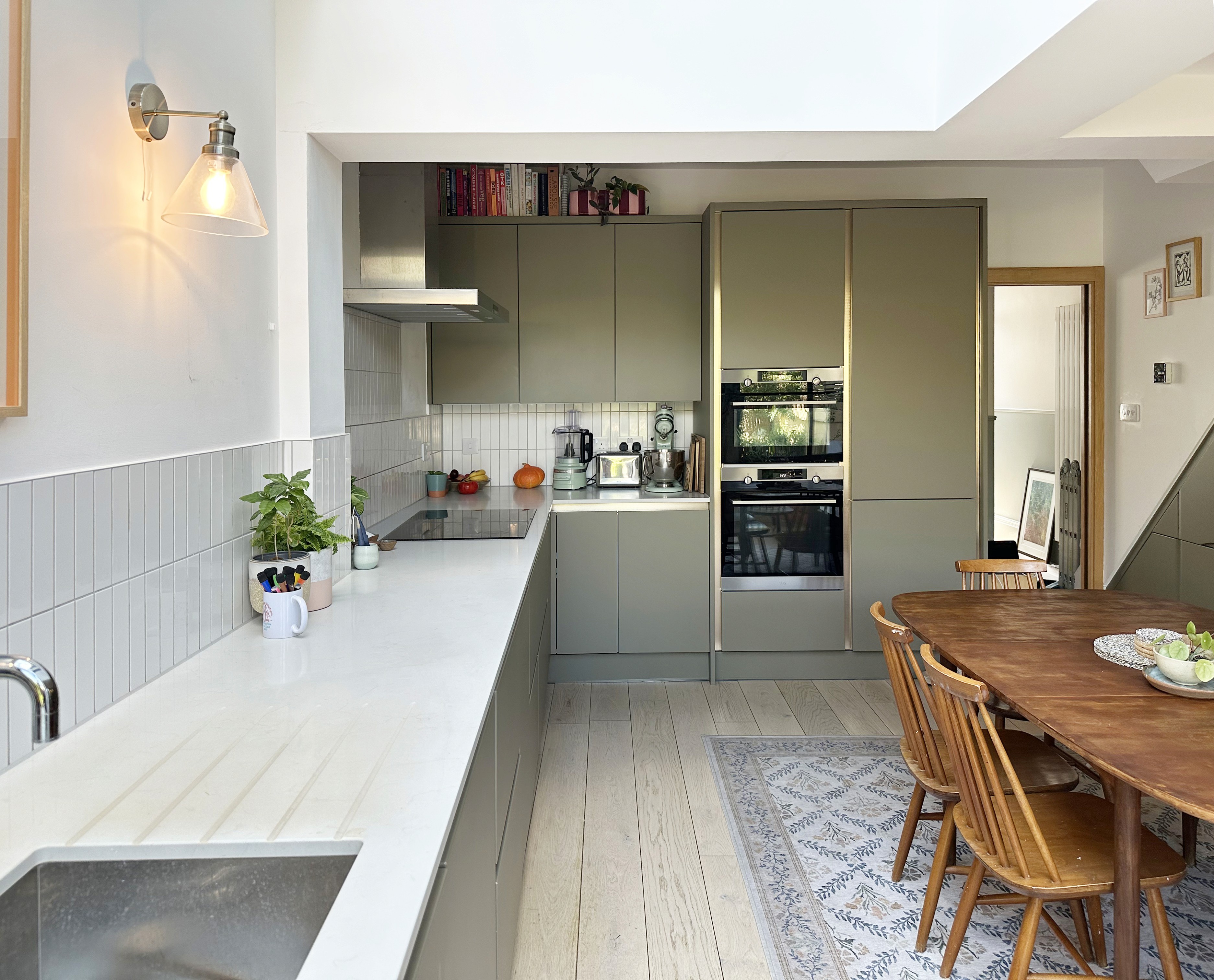Open plan kitchen/ dining area