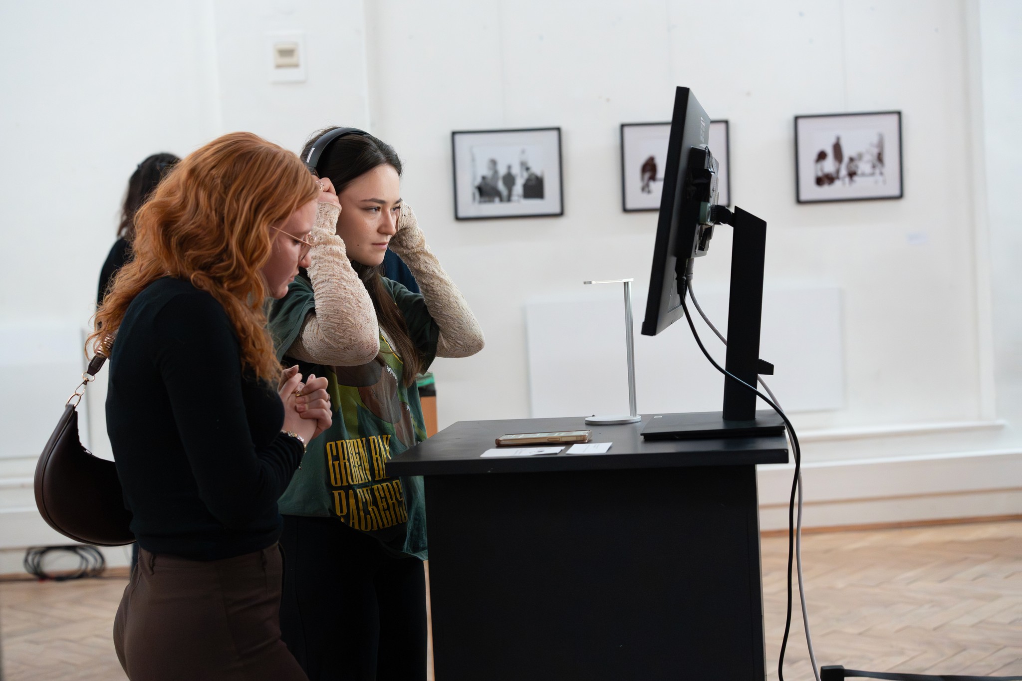 Bild der installation gemeinsam zusammen in der Ausstellung