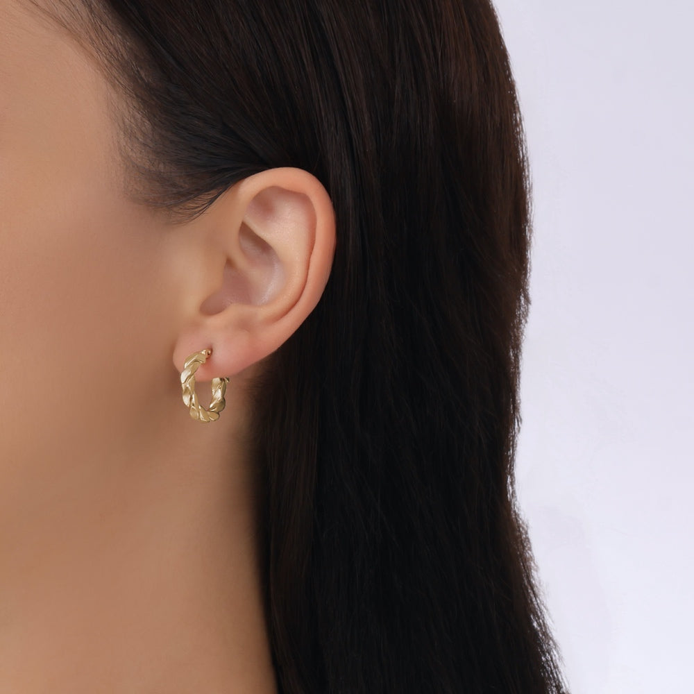 Assos 14 Ayar Altın Halka Küpe Zarif Burgu Tasarımlı Takı