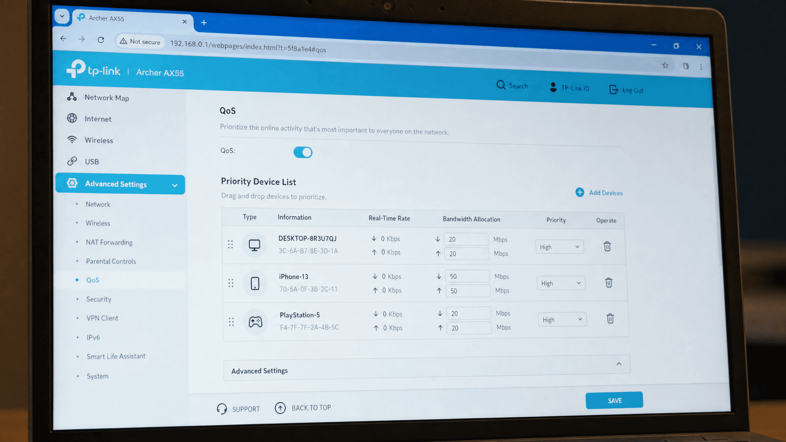 Router QoS settings for screen mirroring - priority device list with bandwidth allocation