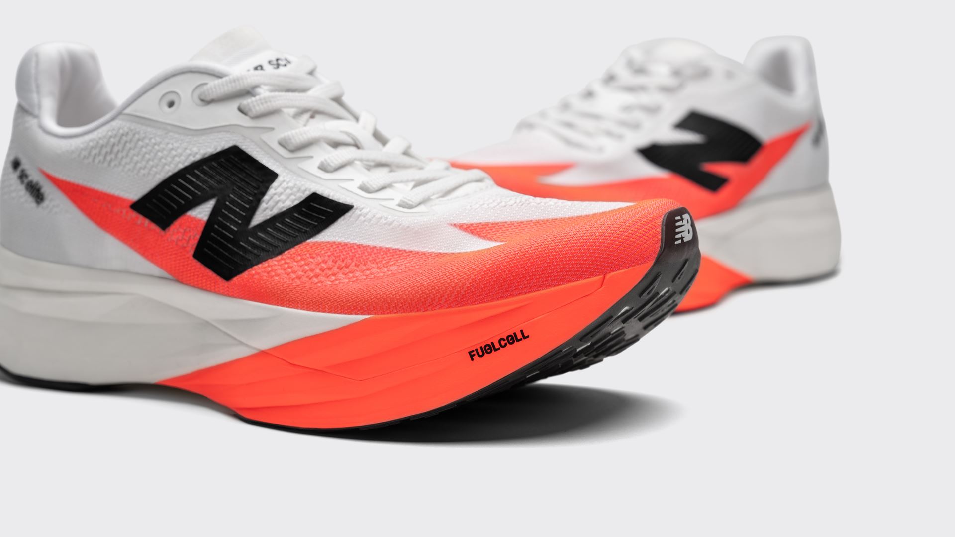 Closeup product shot of the SC Elite v5 in white and red