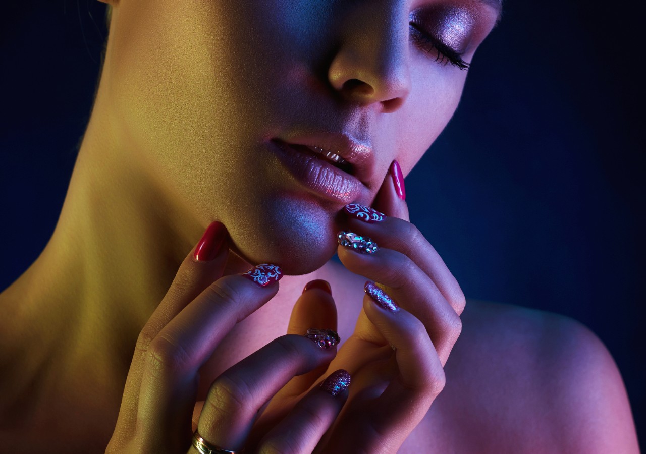 black and gray camera tripod