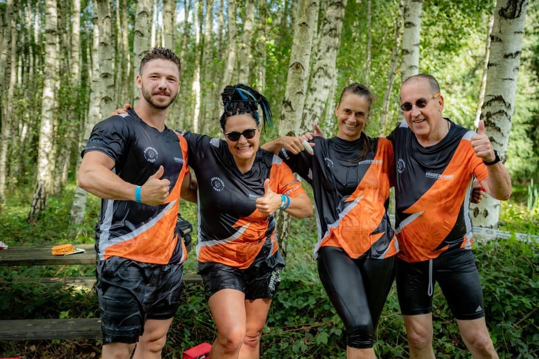 Couple training together at the gym