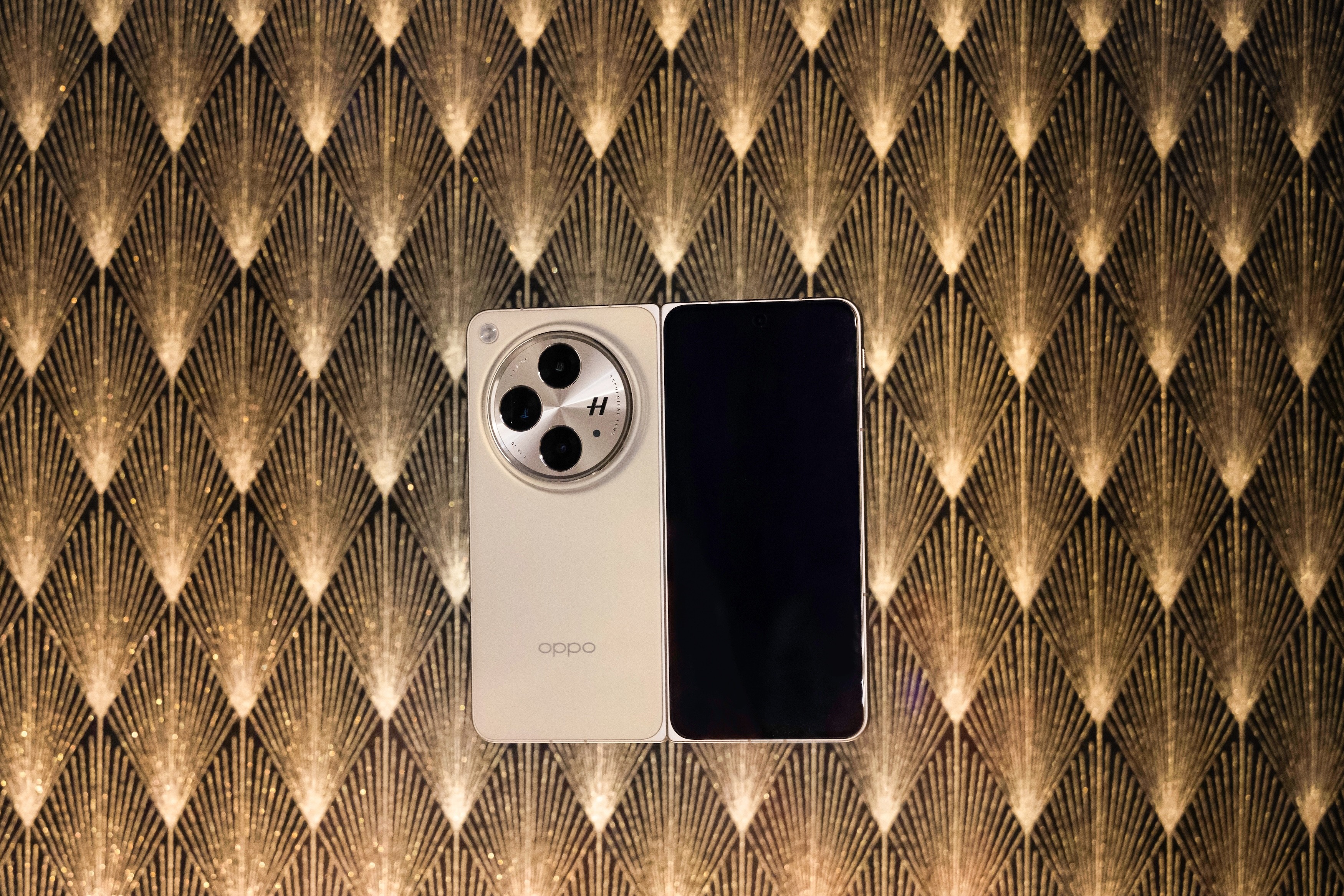 smartphone OPPO levitation