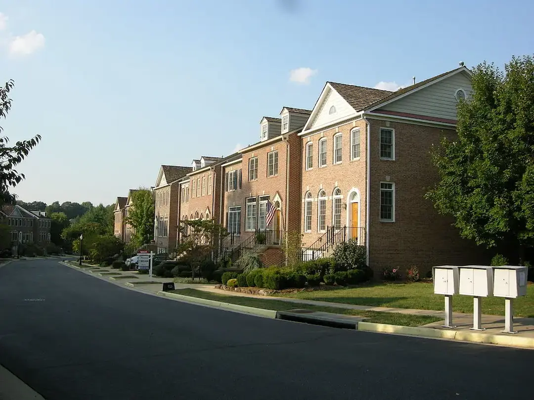 Suburban townhome neighborhood in Oakton covered by In A Jam Call Sam's 24/7 emergency plumbing team.