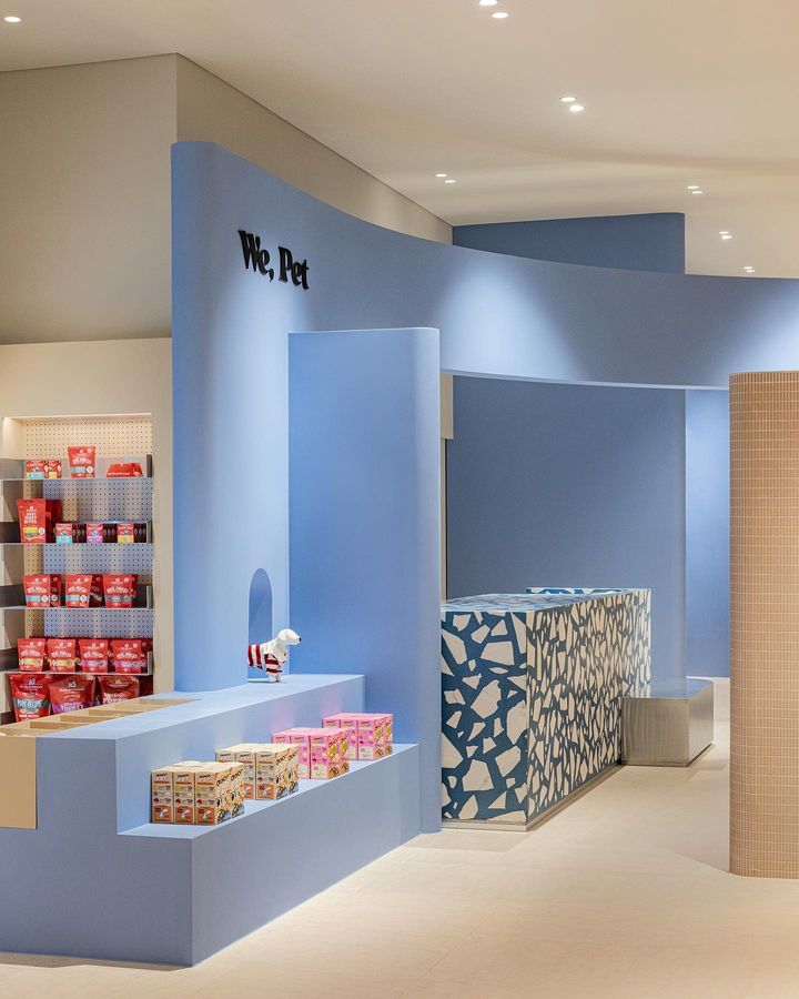 Branding Works 專業室內運動地板具備優質緩衝，確保兒童在室內遊樂場安全跳繩。