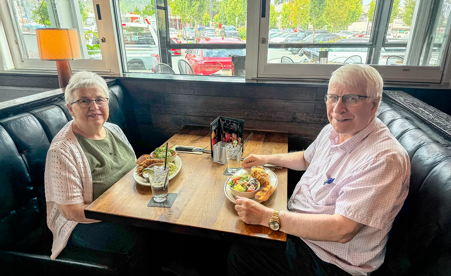 Svein-Magne og Solveig Pedersen feiret 55 års bryllupsdag på restaurant