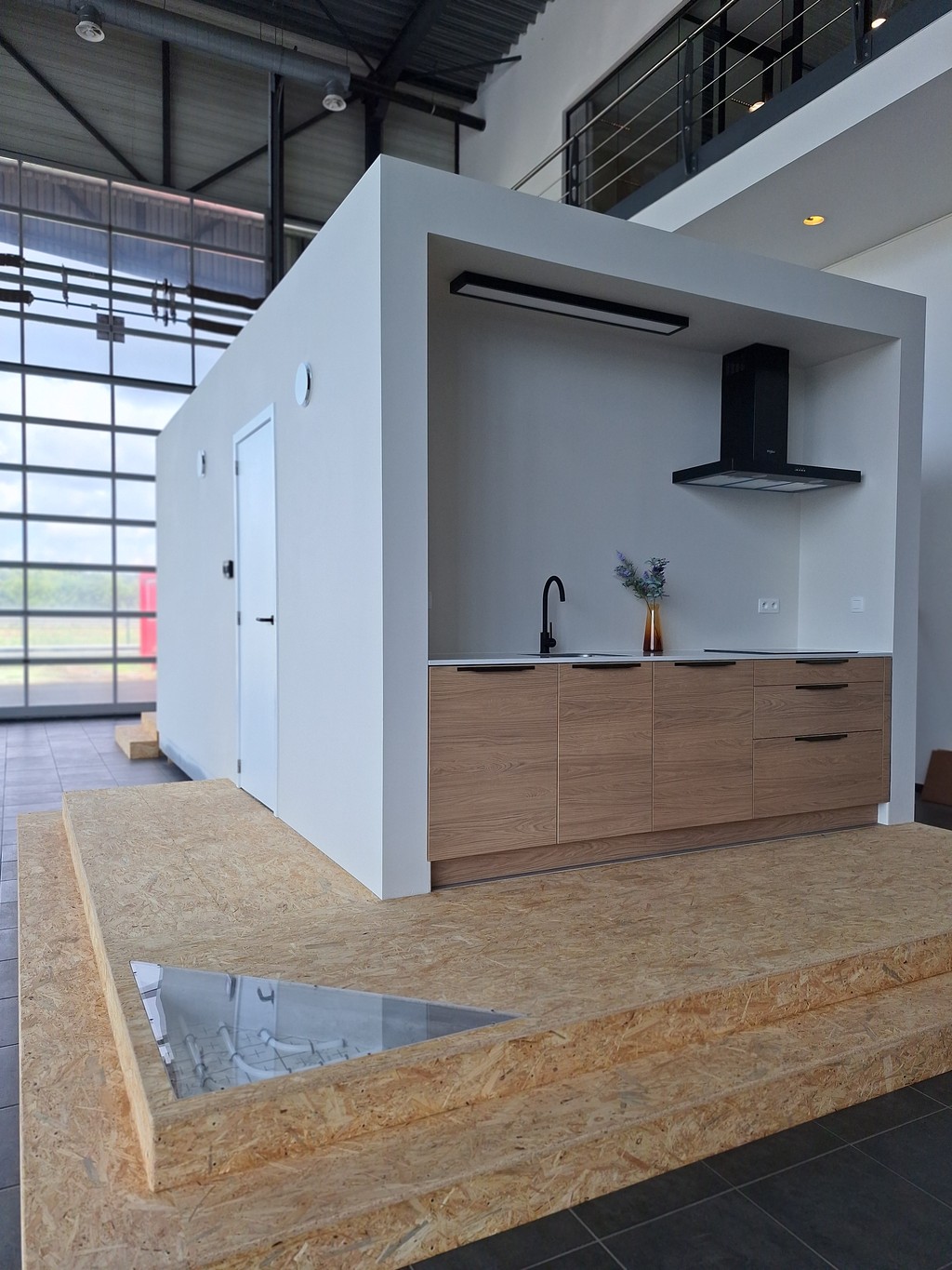 De BOX met ingebouwde keuken.