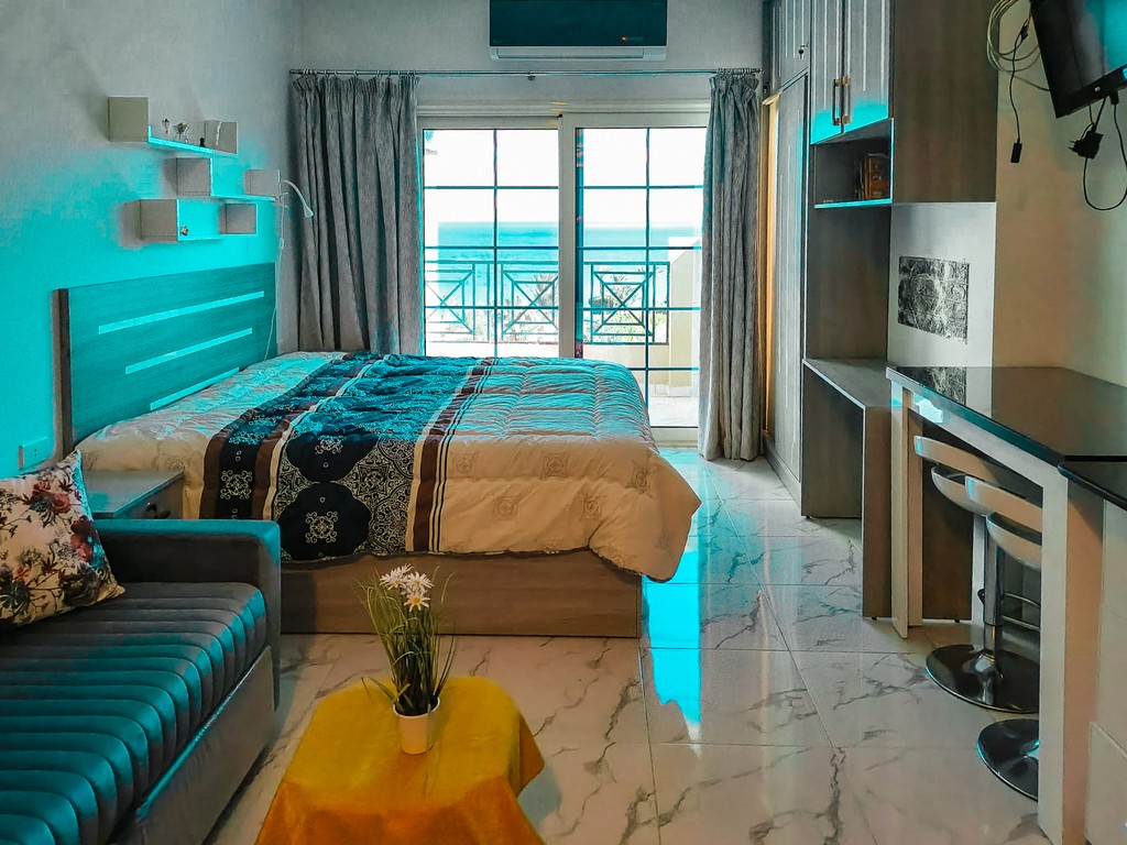 gray and white concrete house