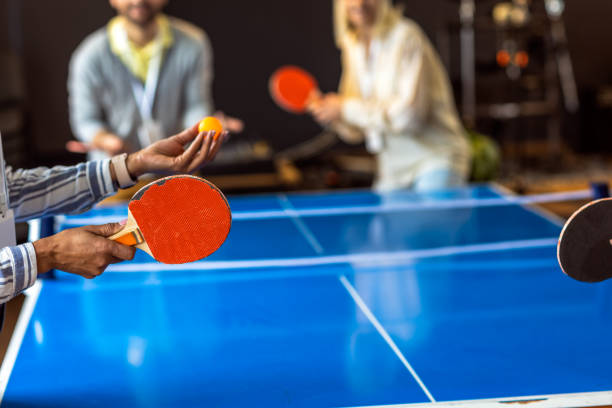ping pong sport zusammen rundlauf mit vier personen