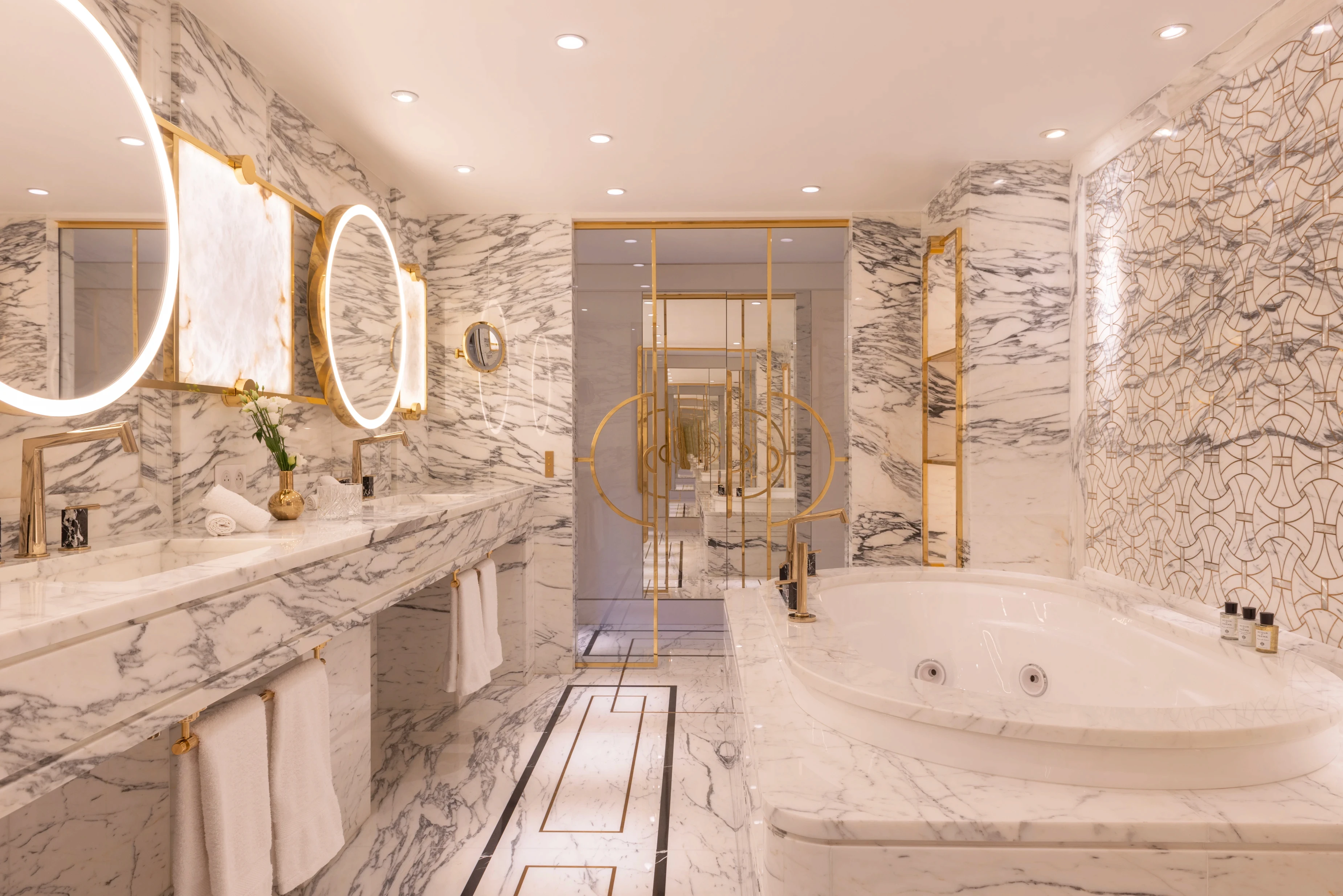 bathroom hotel 5*