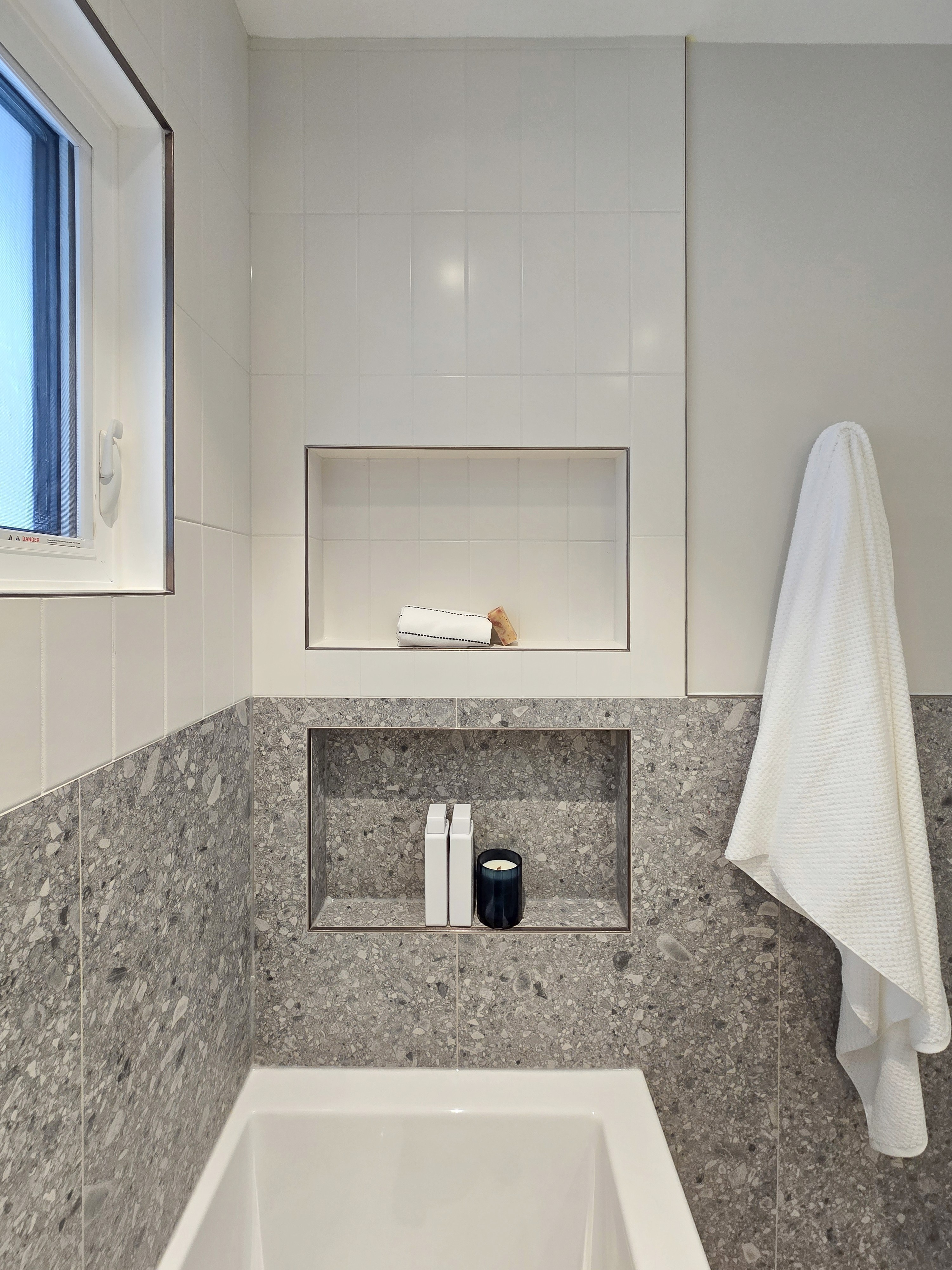 Image of KHD Homes primary ensuites design-build luxury spa bathrooms with modern layout design and interior design elements.