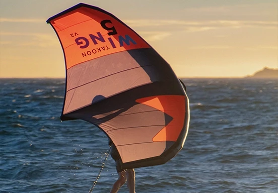 Débuter la wing foil sur la mer