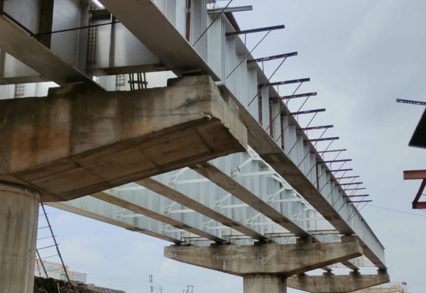 Railway overbridge in the Amravati project