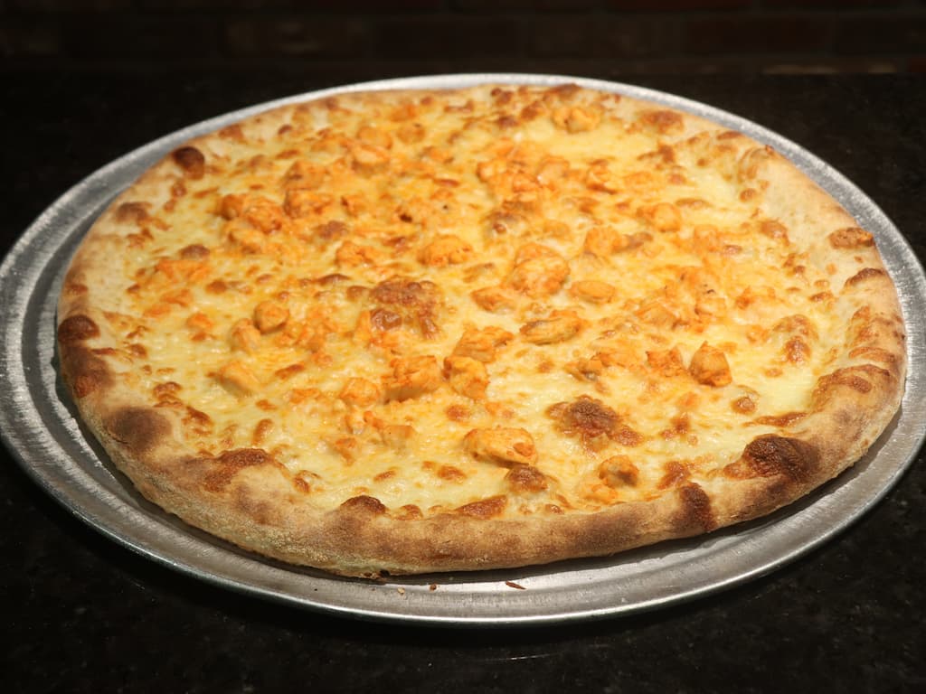 Buffalo Chicken Pizza (18")
