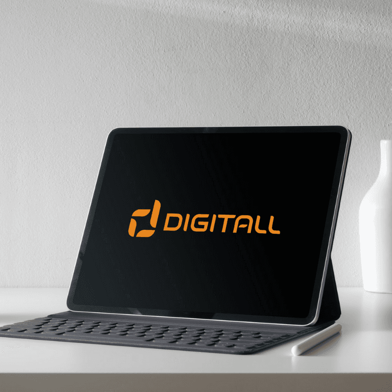 Tablet med bilde av Digitall sin nye logo