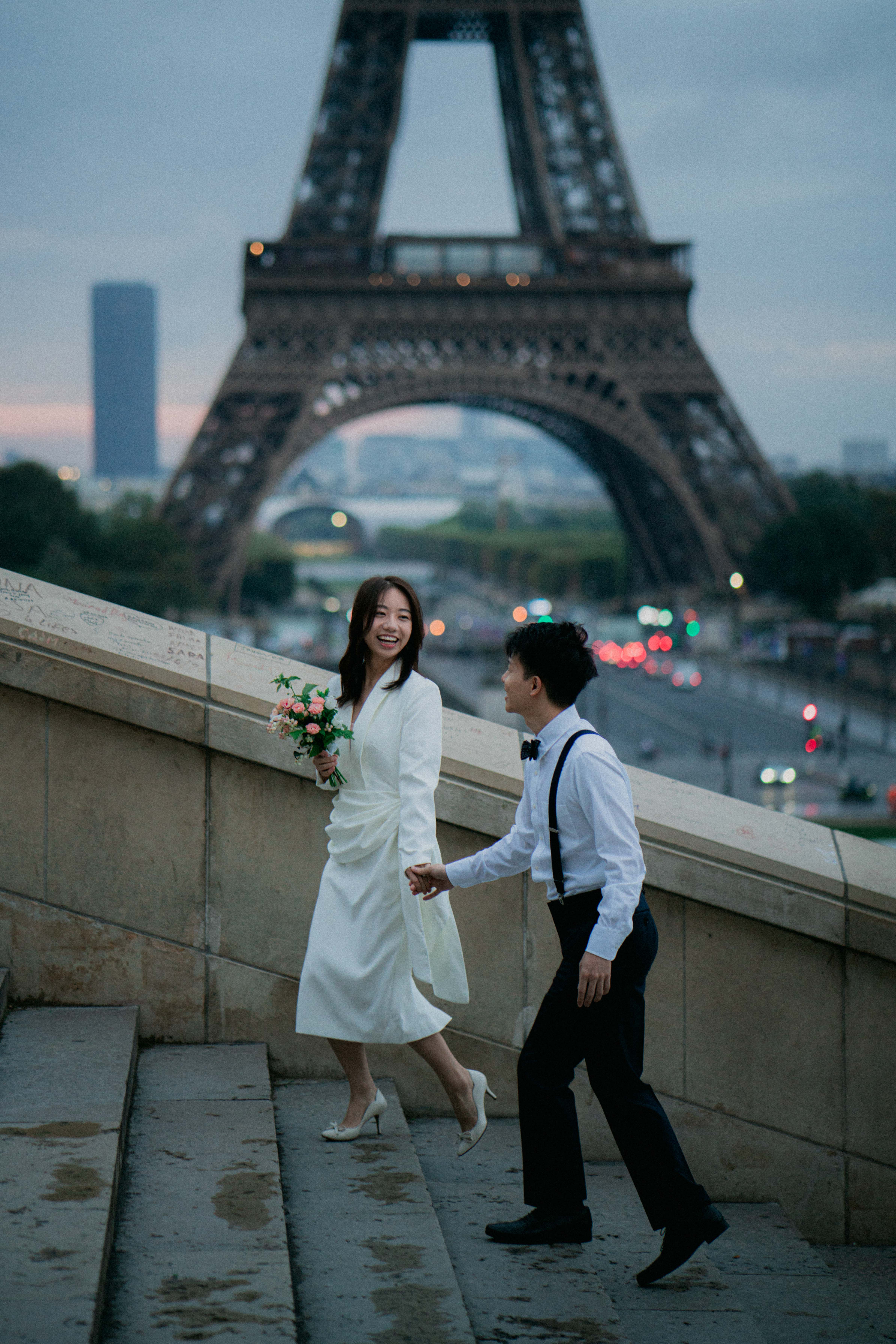 Paris Photographer - LeParisPro. Weddings, engagements, proposals, lifestyle and fashion photoshoots.